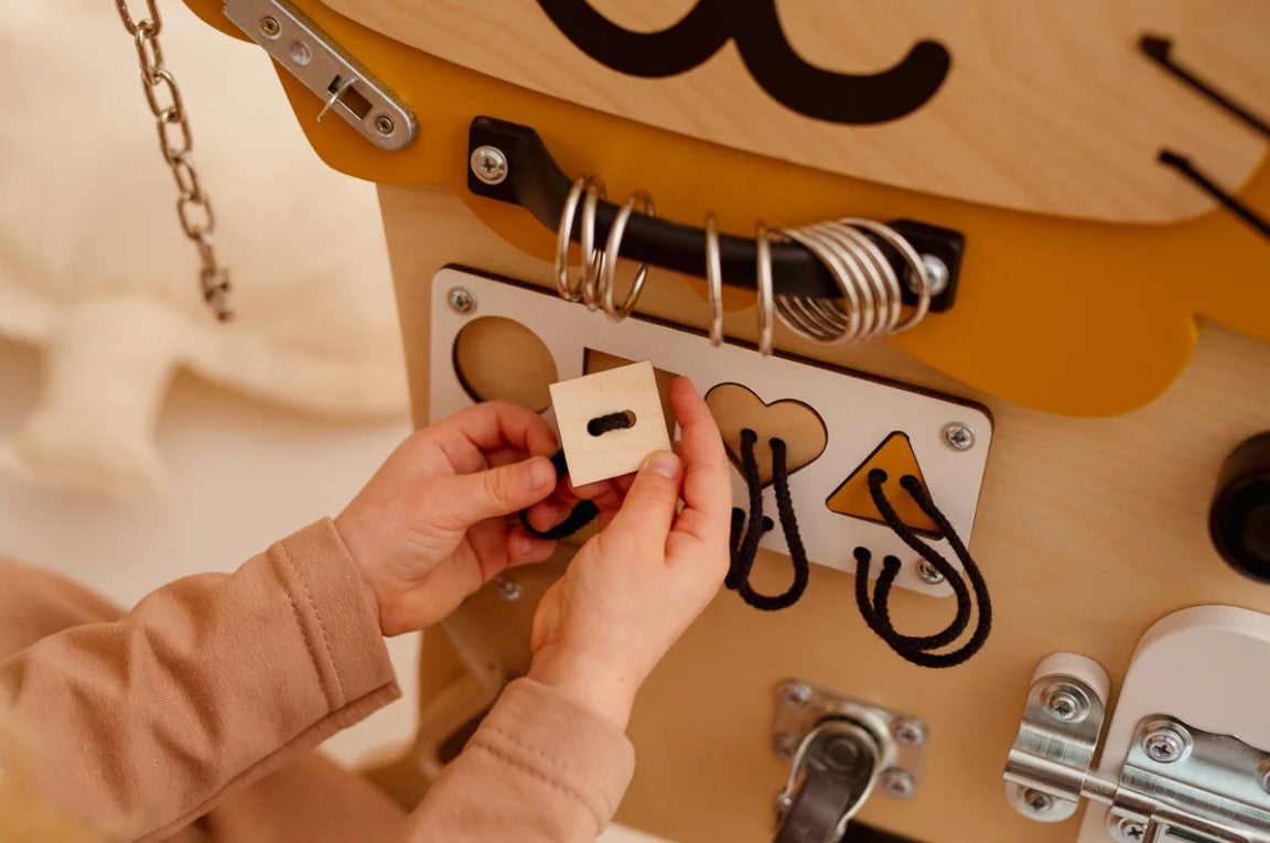 Bezig bestuur Montessori Leeuw