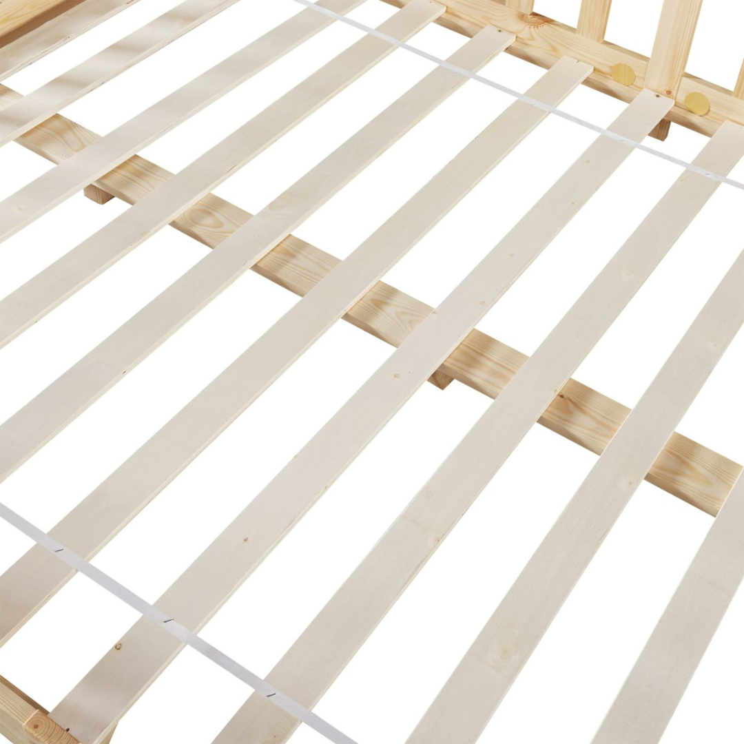 Grand lit cabane Montessori avec barrière + matelas - 120x200cm - Bois naturel