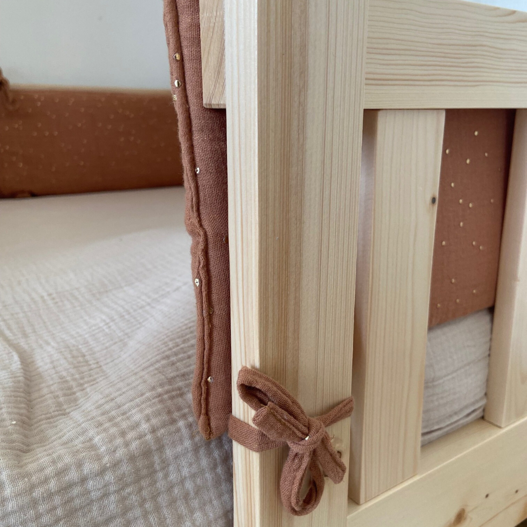Dubbelgaas cabinebedbumper terracotta gouden stippen