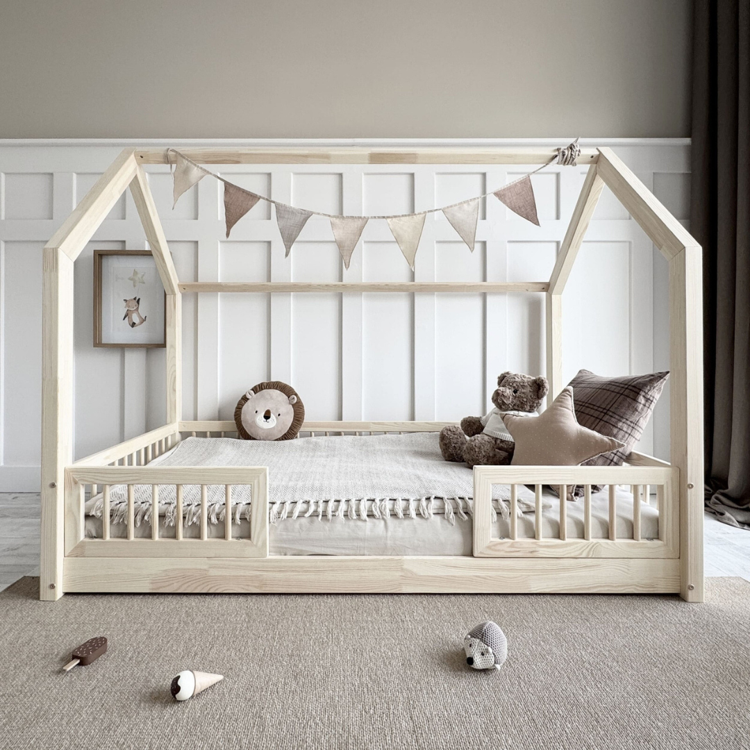 Lit cabane Montessori avec barrière Paola 80x160cm Entrée au milieu
