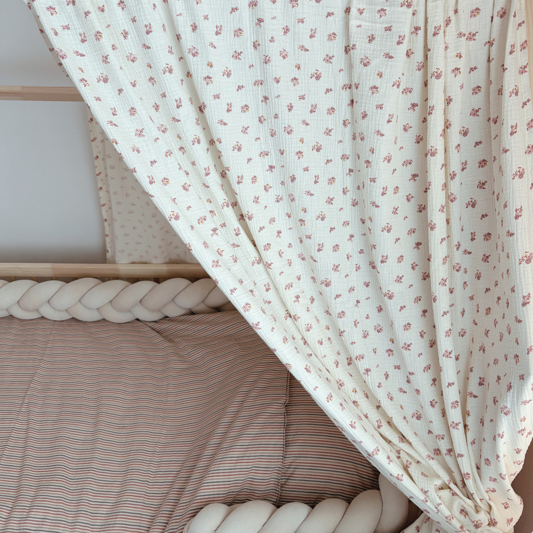 Ciel de lit cabane fleuri HAVA