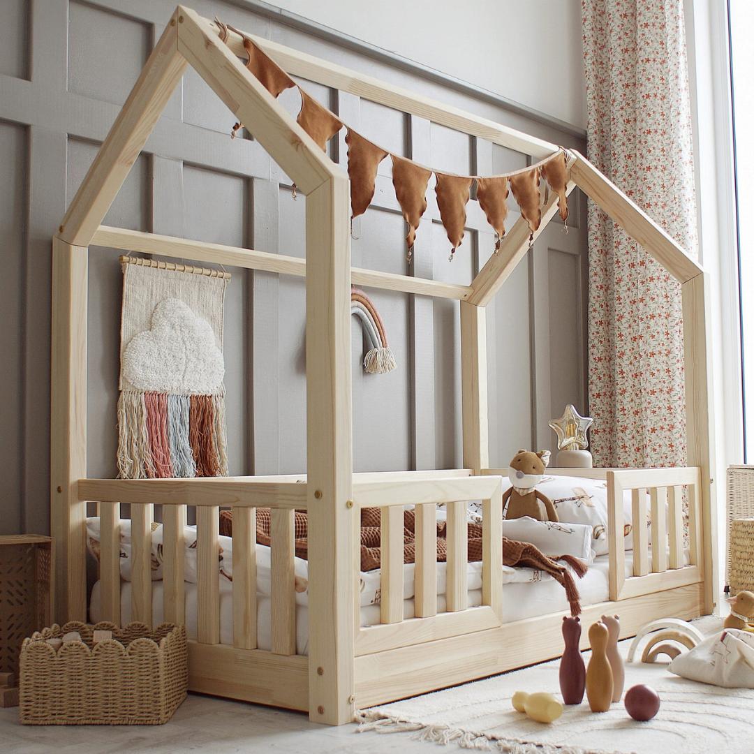 Lit cabane Montessori avec barrière Andrea 90x190cm Entrée au milieu