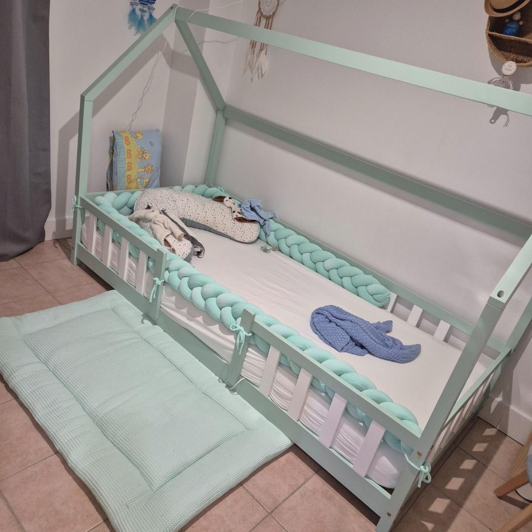 Lit cabane avec barrière + matelas - 90x200cm - Vert & Blanc