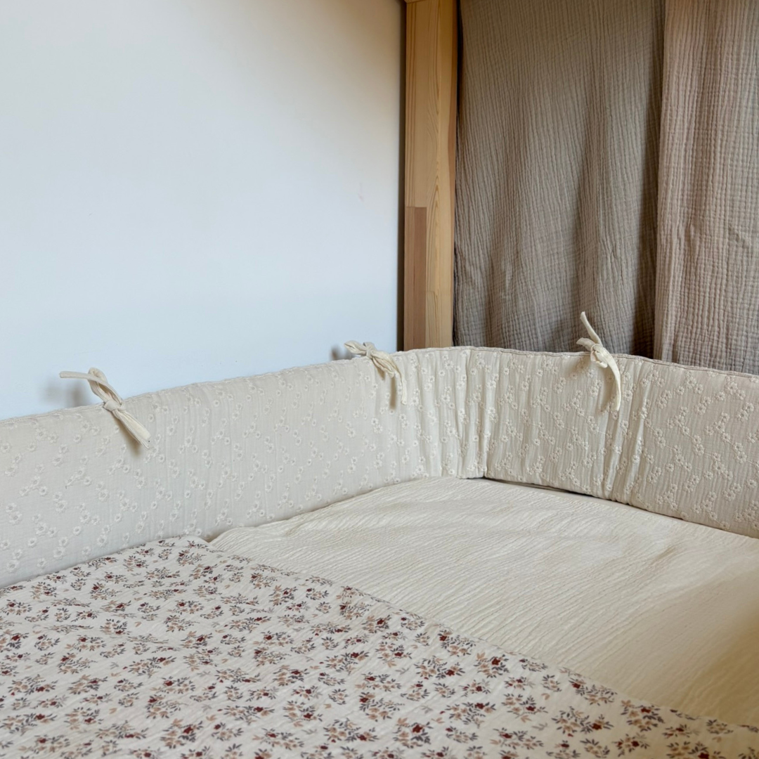 Tour de lit cabane Broderie anglaise Ecru