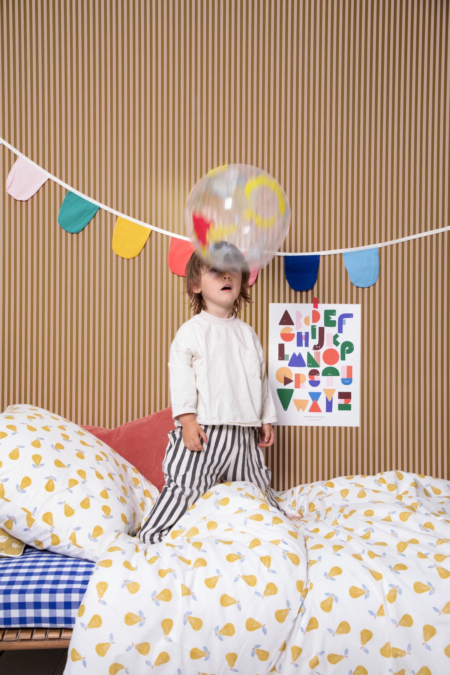 Papier peint enfant rayé