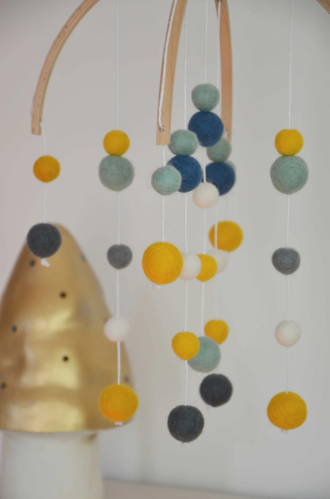 Mobile Montessori coloré
