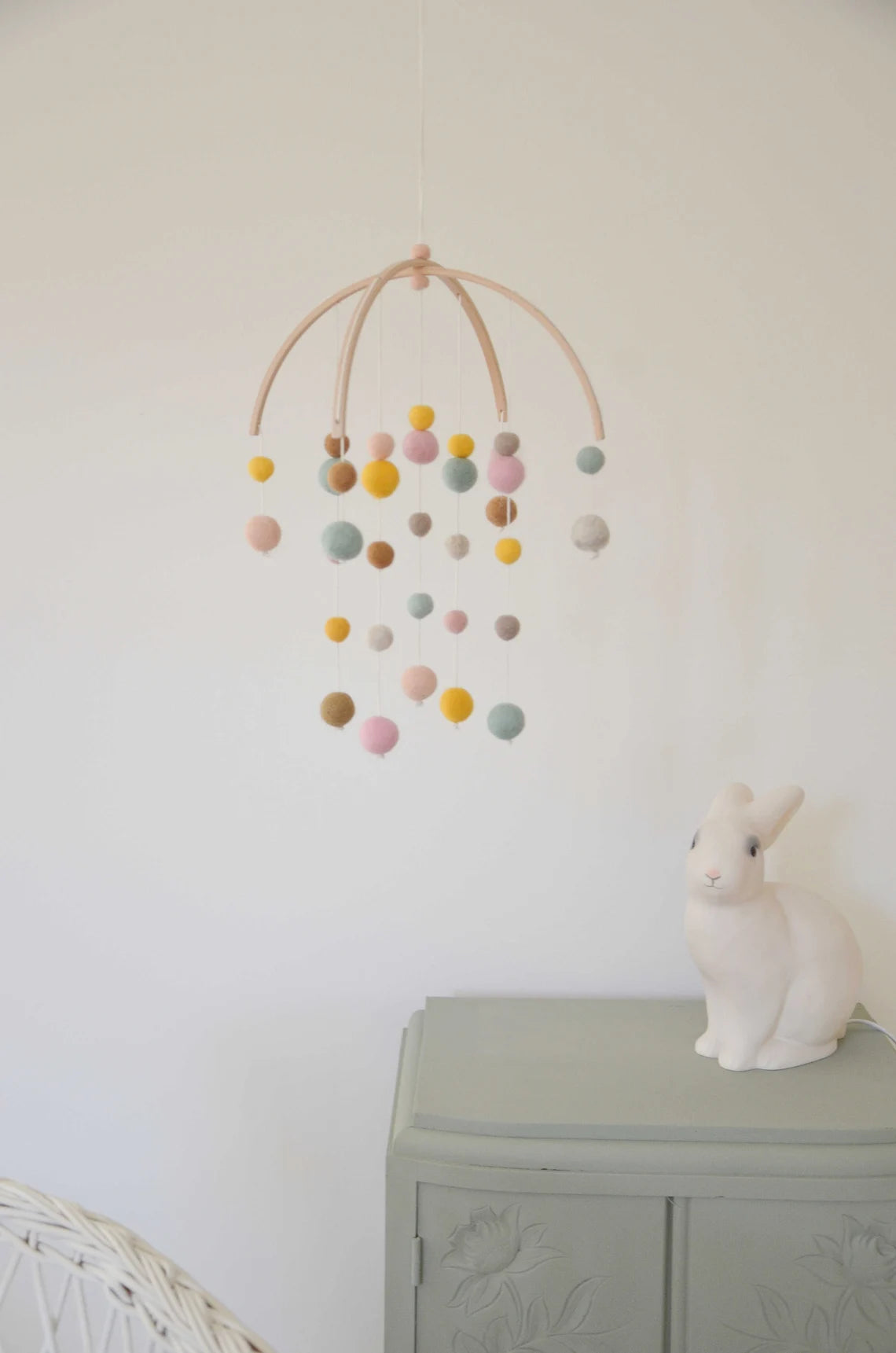 Mobile Montessori bébé pastel