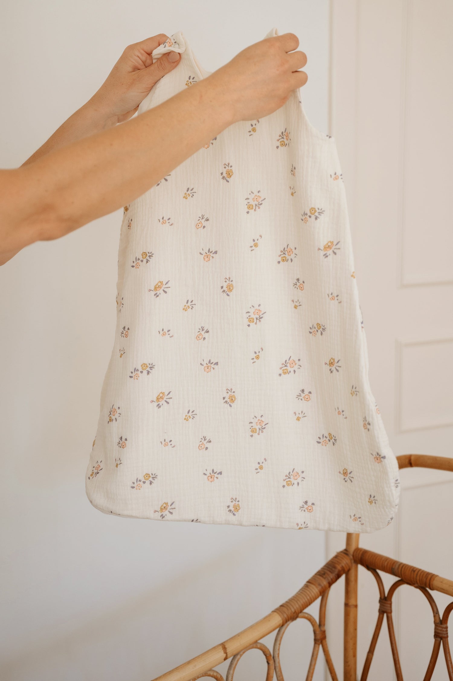 Comment aider bébé à bien dormir quand il fait chaud?