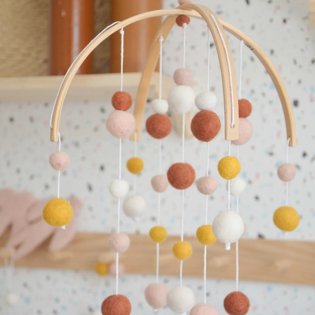 Mobile bébé bois