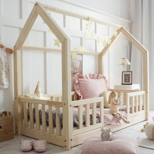 Lit Au Sol Enfant Montessori 90x190 Cm – Avec Barrière Sécurité Motifs étoiles/lunes – En Pin, Capacité 120 Kg