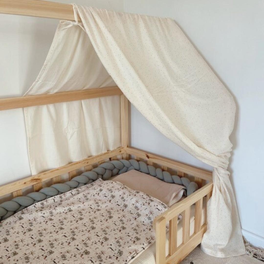 Ciel de lit cabane Ecru pois dorés en stock