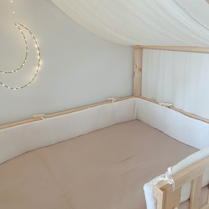 Babybedbumper in ecru French Terry stof 