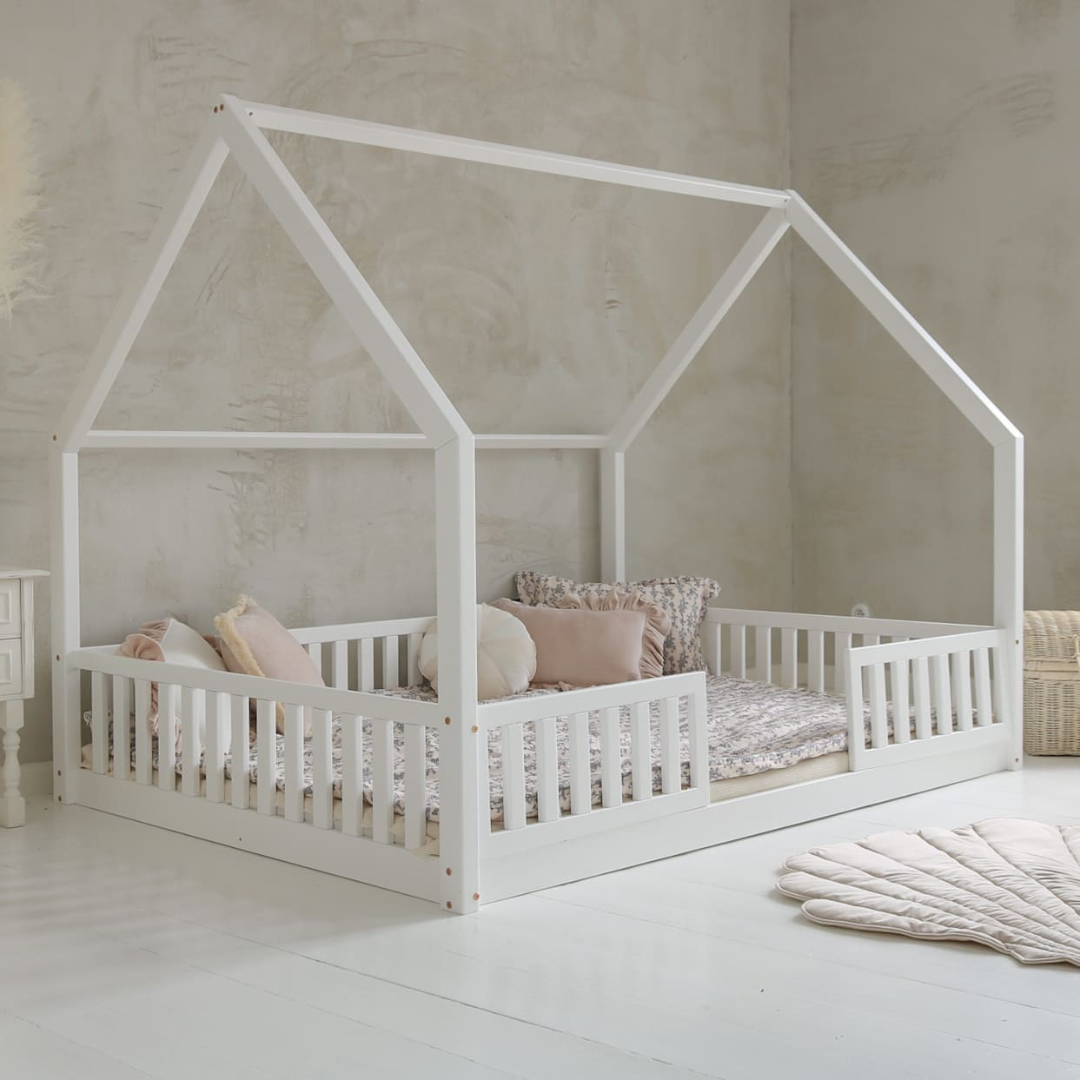 Groot Montessori Andrea cabinebed met barrière 140x200cm Ingang in het midden