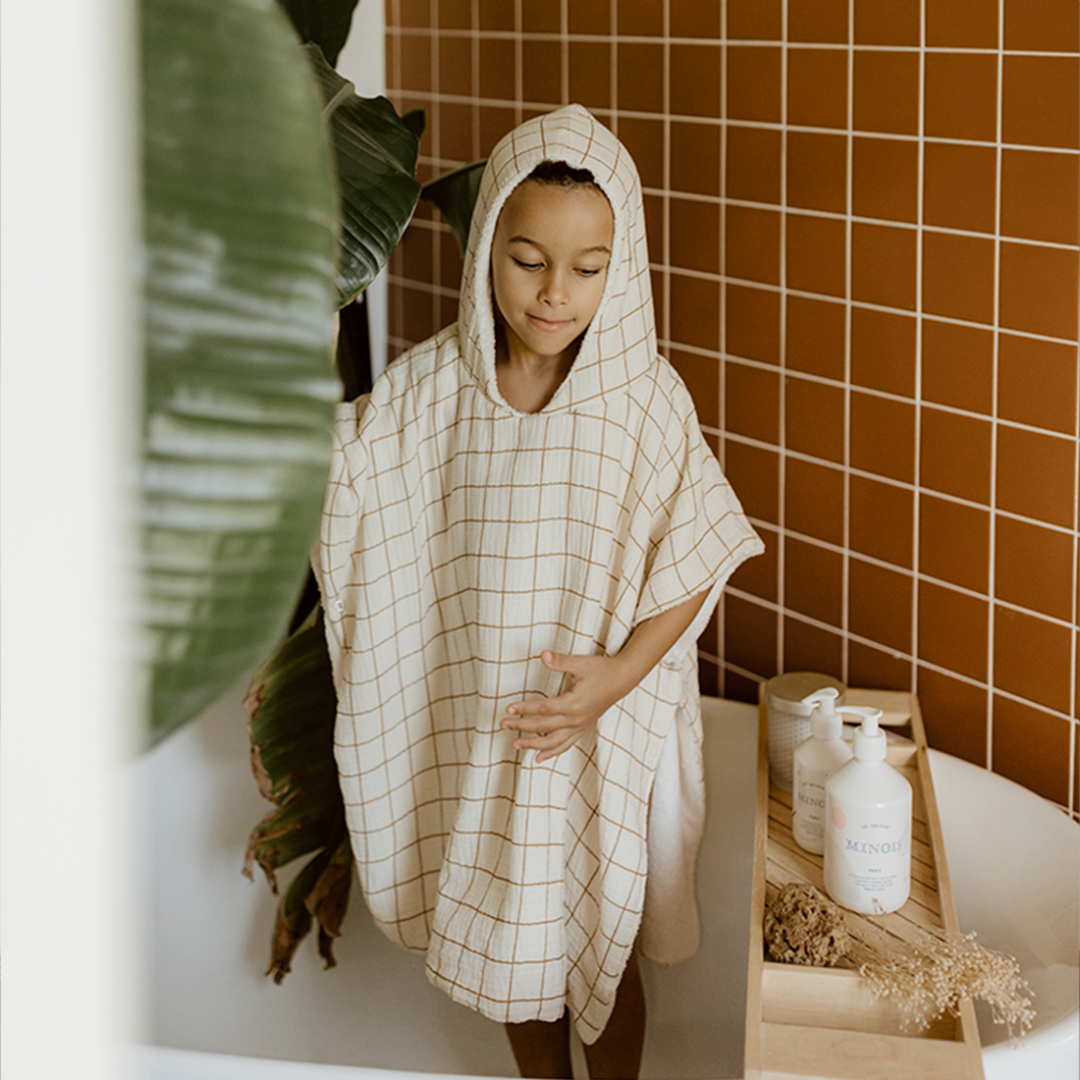 Poncho de bain enfant Marcel camel/écru