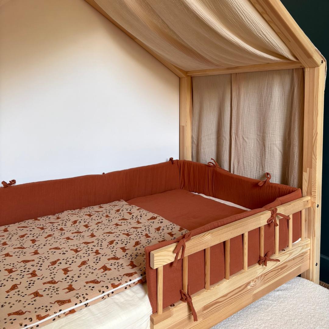 Dubbelgaas cabinebedbumper terracotta gouden stippen 