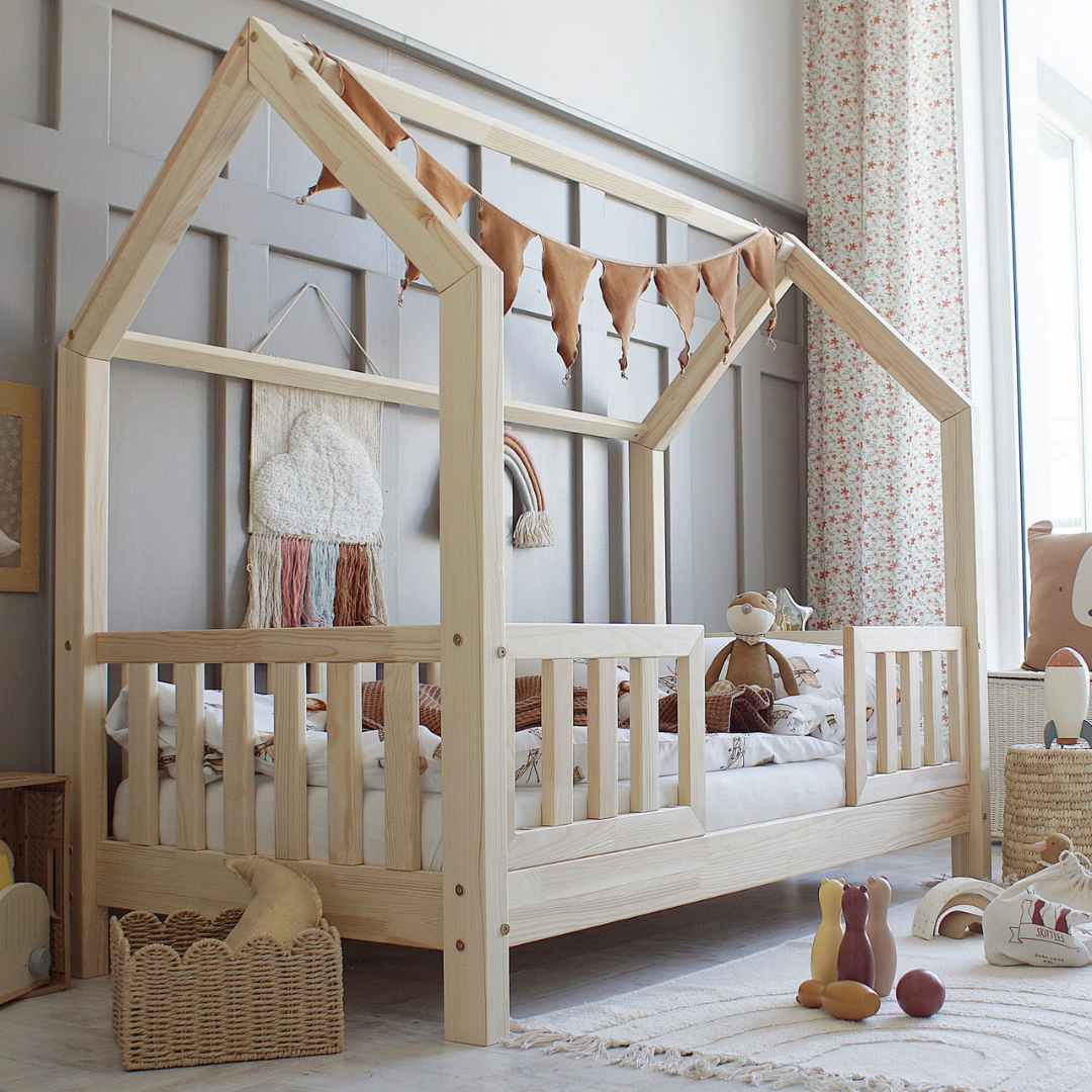 Lit cabane Montessori avec barrière Andrea 70x140cm Entrée au milieu