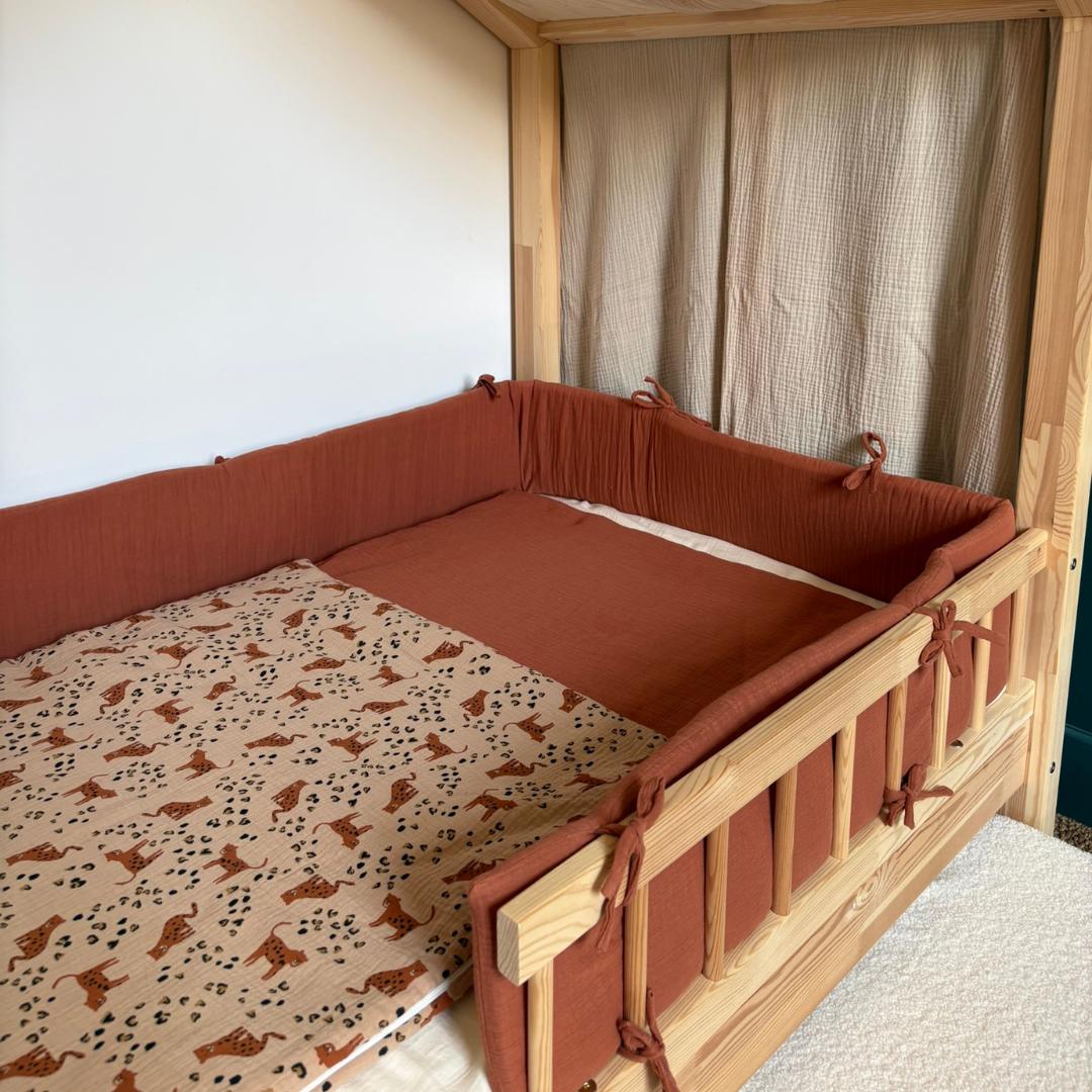 Dubbelgaas cabinebedbumper terracotta gouden stippen 
