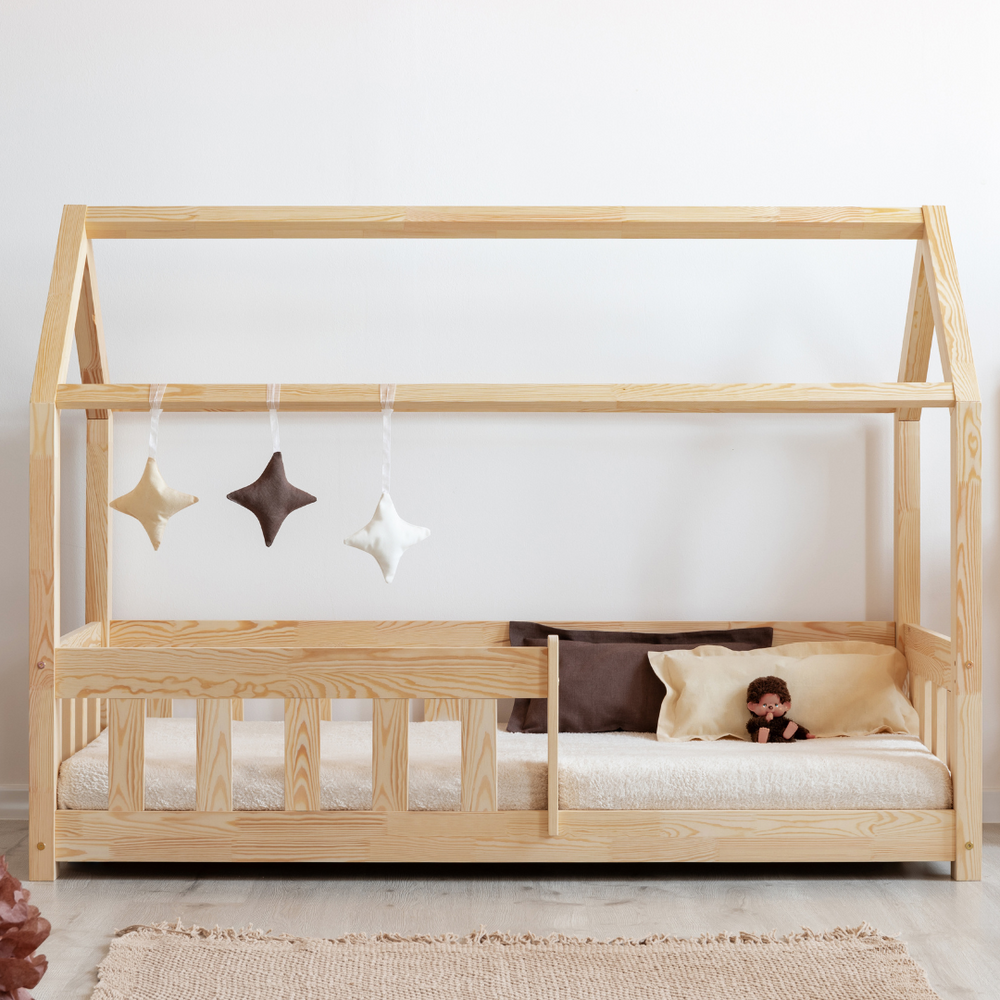 Grand lit cabane Montessori avec barrière 120x200cm