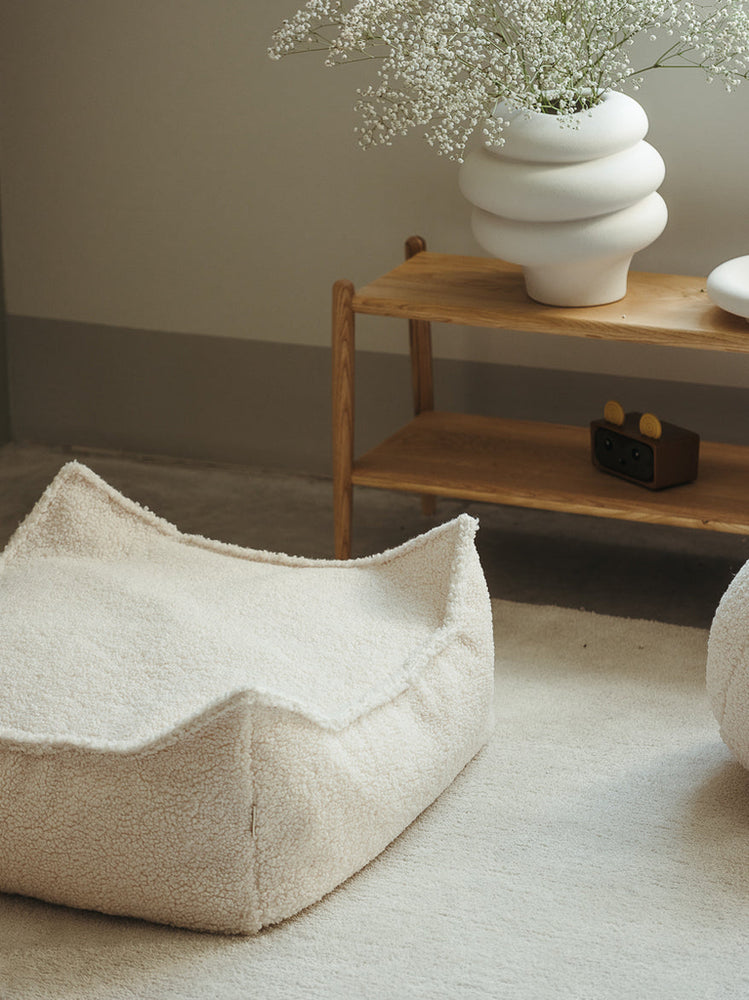 Pouf carré bouclette blanc