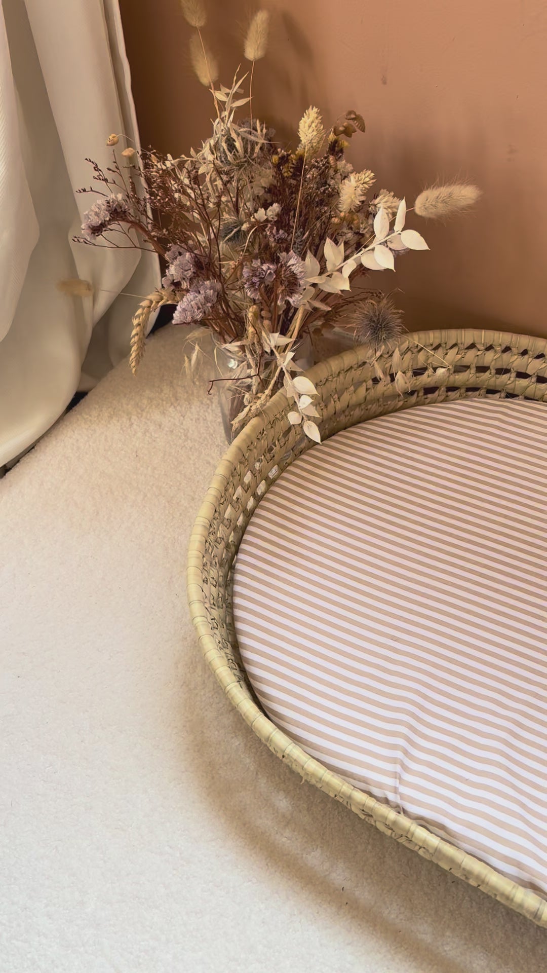 Panier à langer + matelas + housse rayée beige