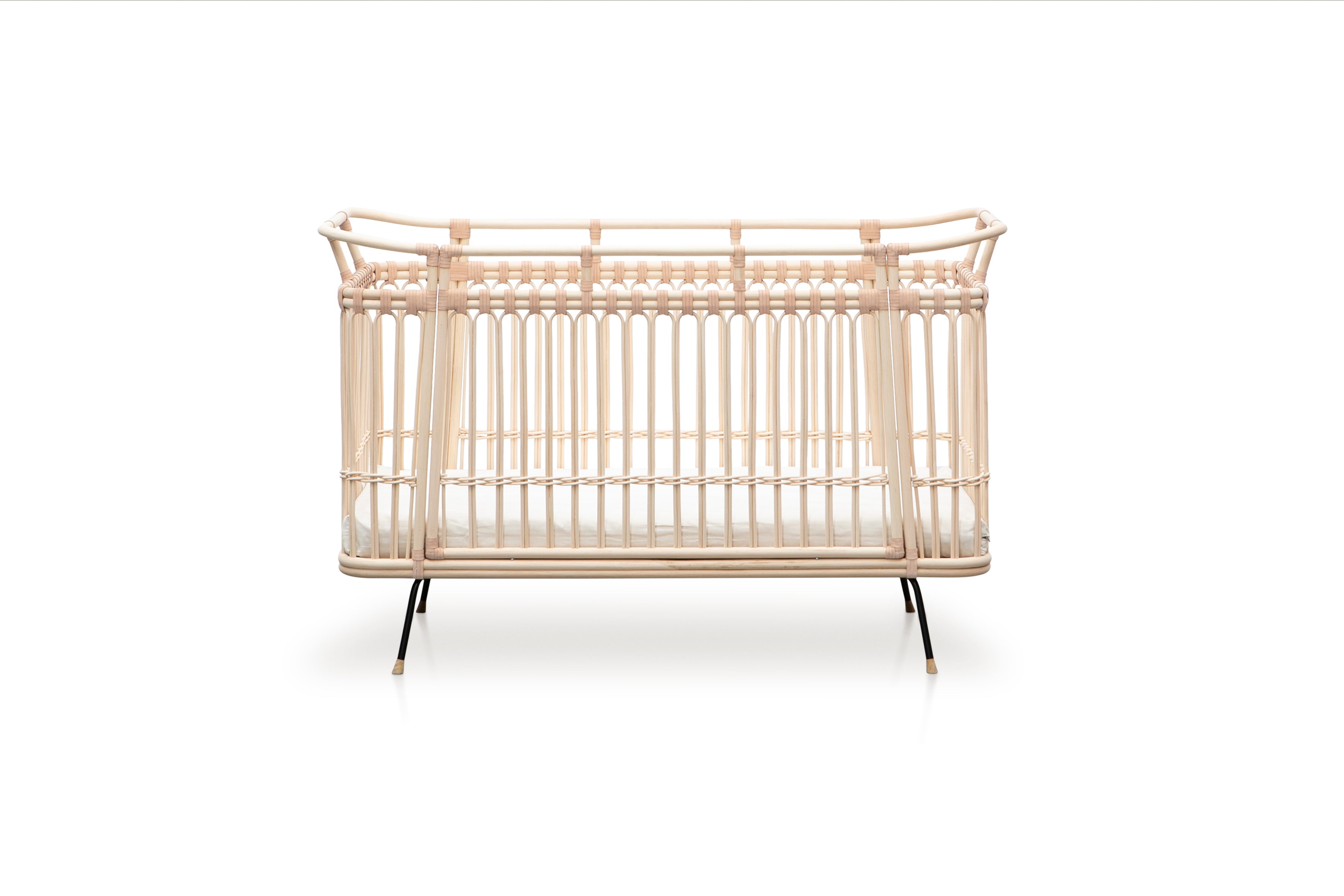 Omvormbaar babybed in Montessori rotan - Paul lederen afwerking 