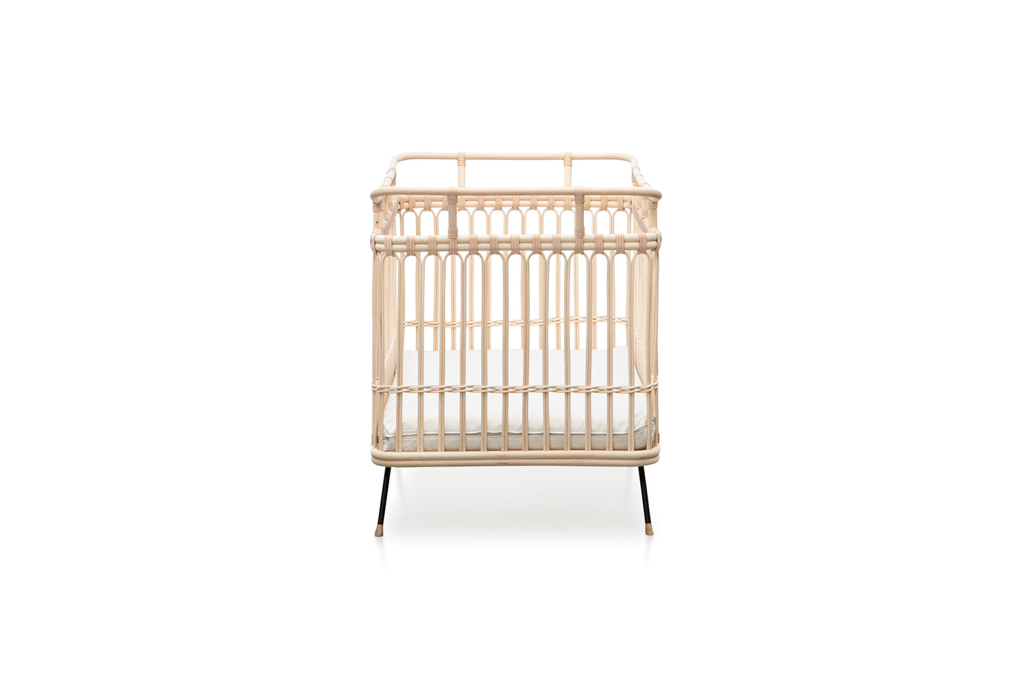 Omvormbaar babybed in Montessori rotan - Paul lederen afwerking 