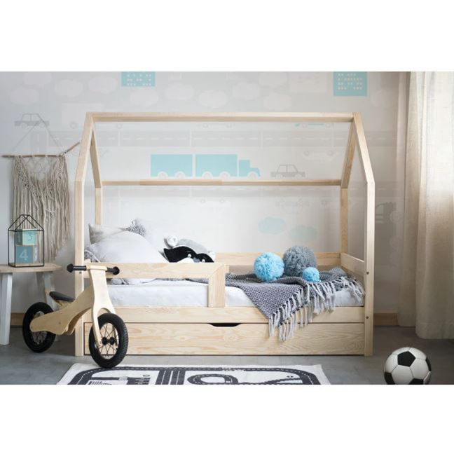 Houten kajuitbed met opberglade