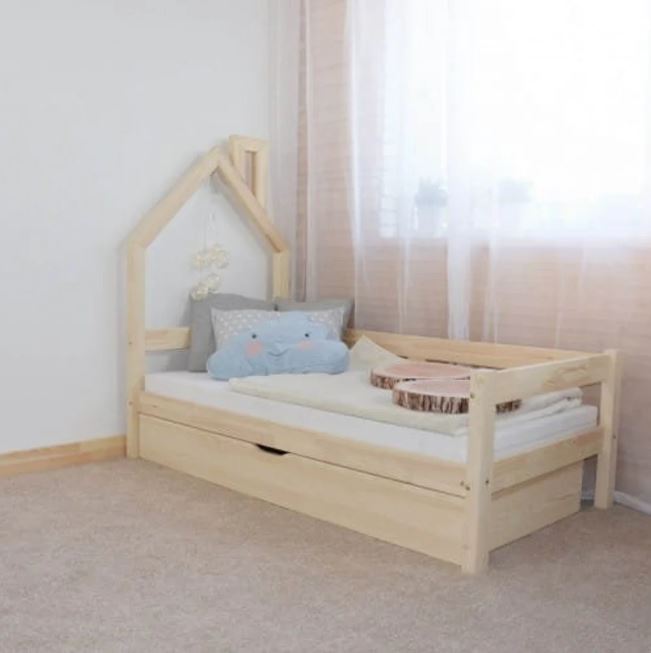 Houten kinderbed met kajuit hoofdbord