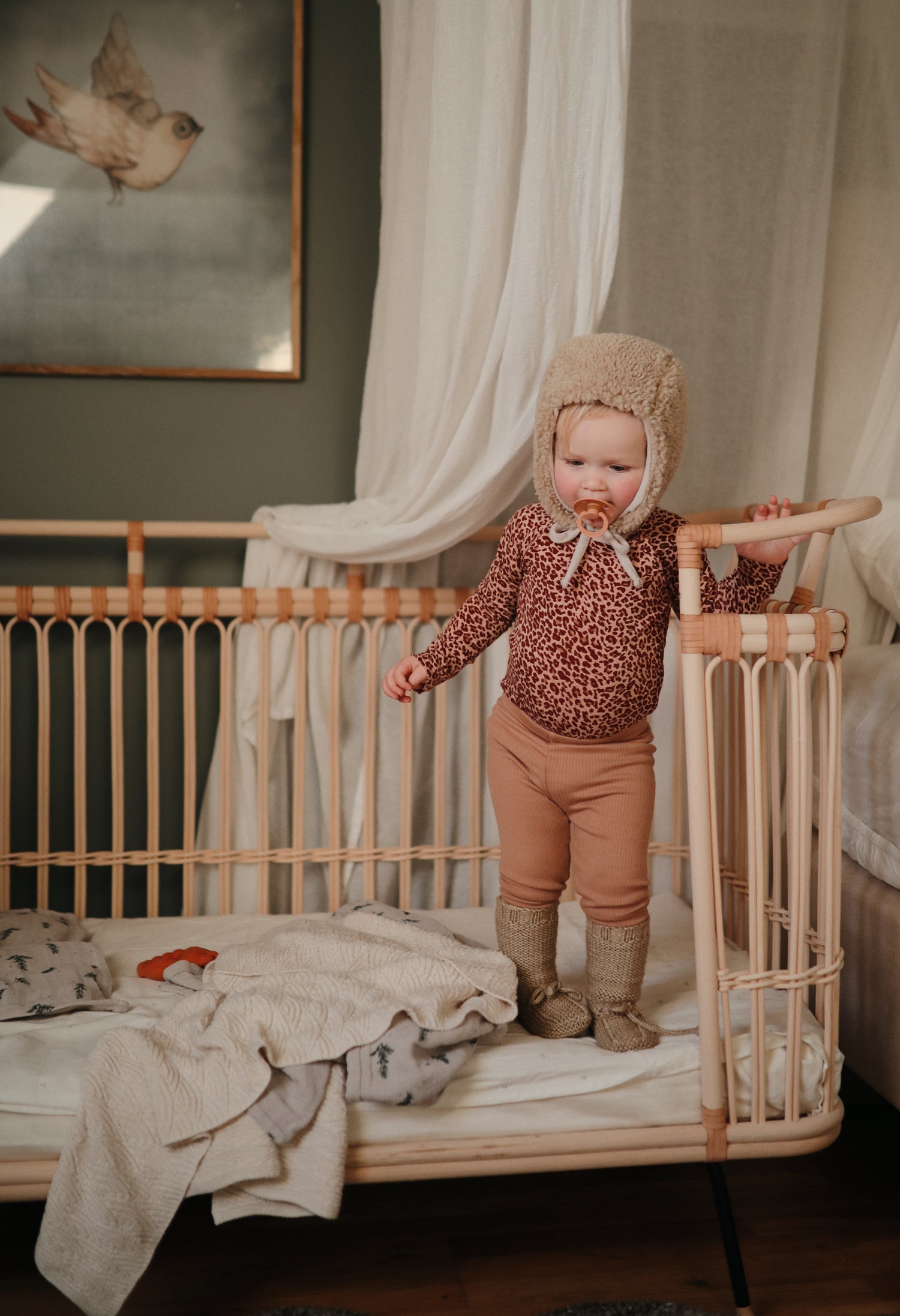 Omvormbaar babybed in Montessori rotan - Paul lederen afwerking 