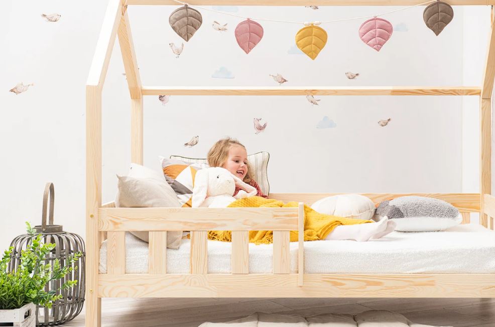 Cabinebed met slagboom en opberglade