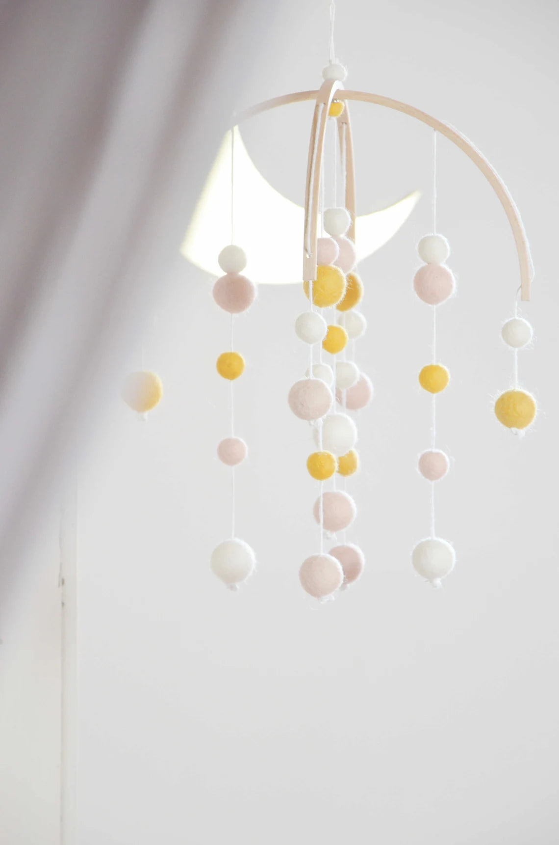 Mobiel Montessori Wit &amp;amp; Mosterdgeel
