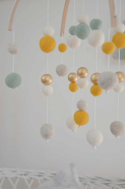 Mobile Montessori Blanc &amp; Jaune moutarde