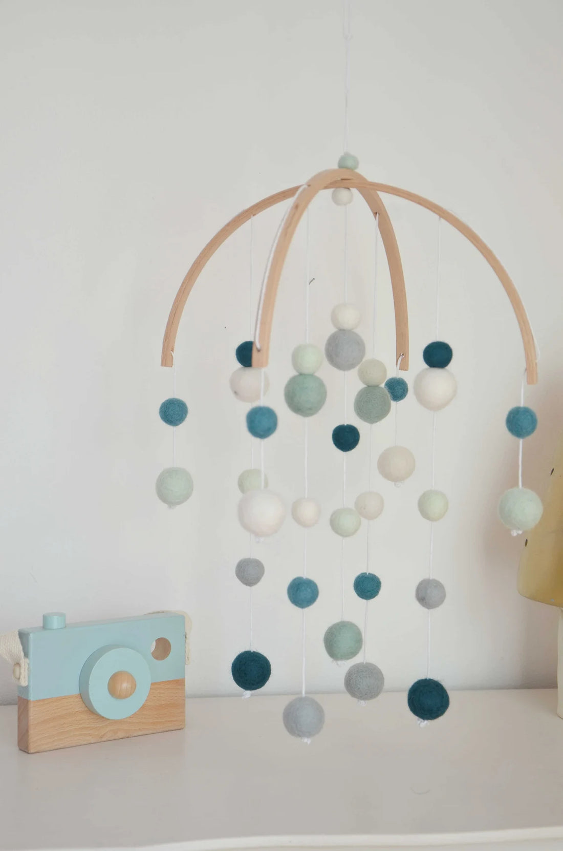 Mobile Montessori Bleu &amp; Blanc