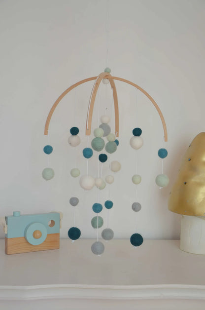 Mobile Montessori Bleu &amp; Blanc