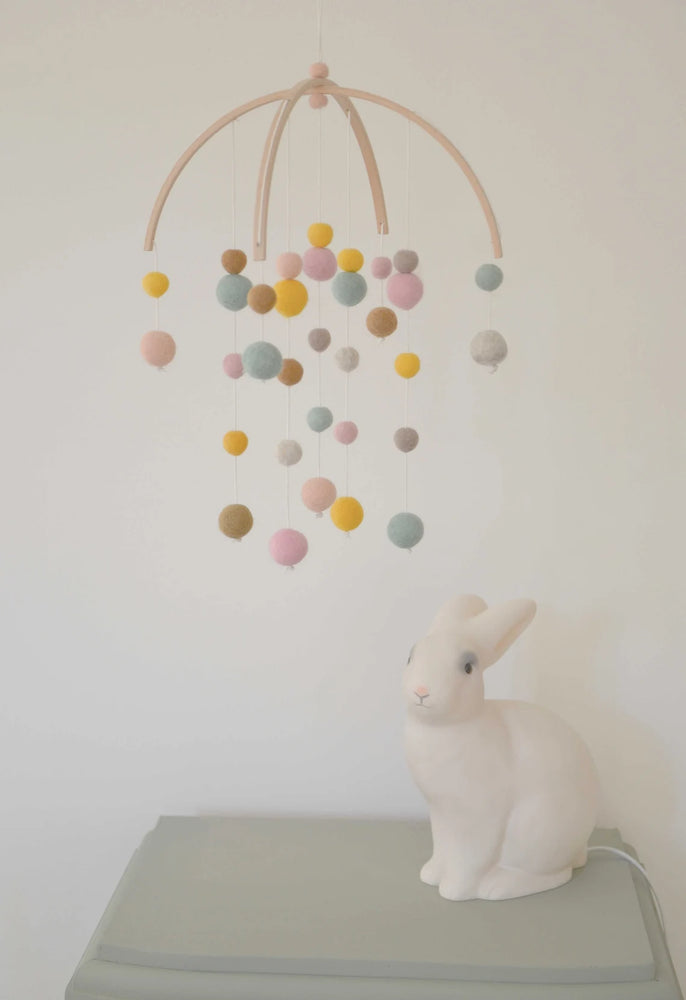 Mobile bébé pastel