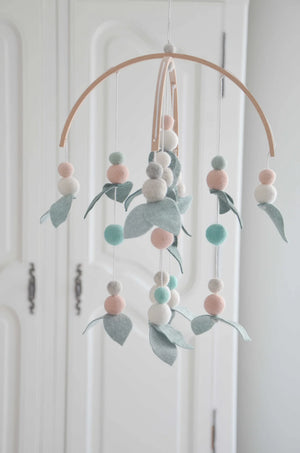 Mobile bébé - Vert & Rose