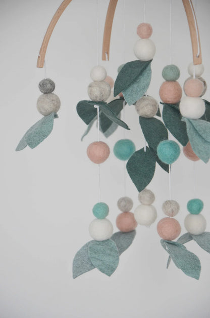Mobile Montessori Vert &amp; Rose