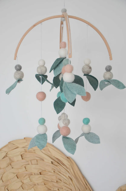 Mobile Montessori Vert &amp; Rose