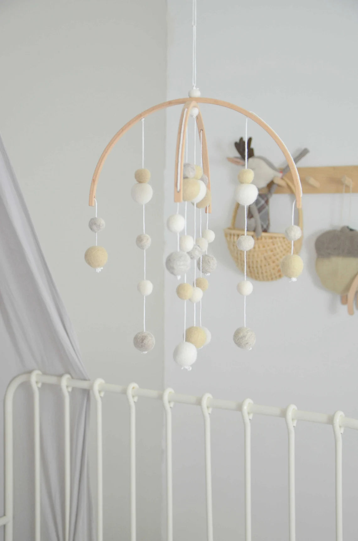 Mobile Montessori - Beige &amp; Blanc