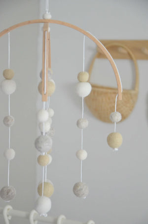 Mobile Montessori - Beige & Blanc