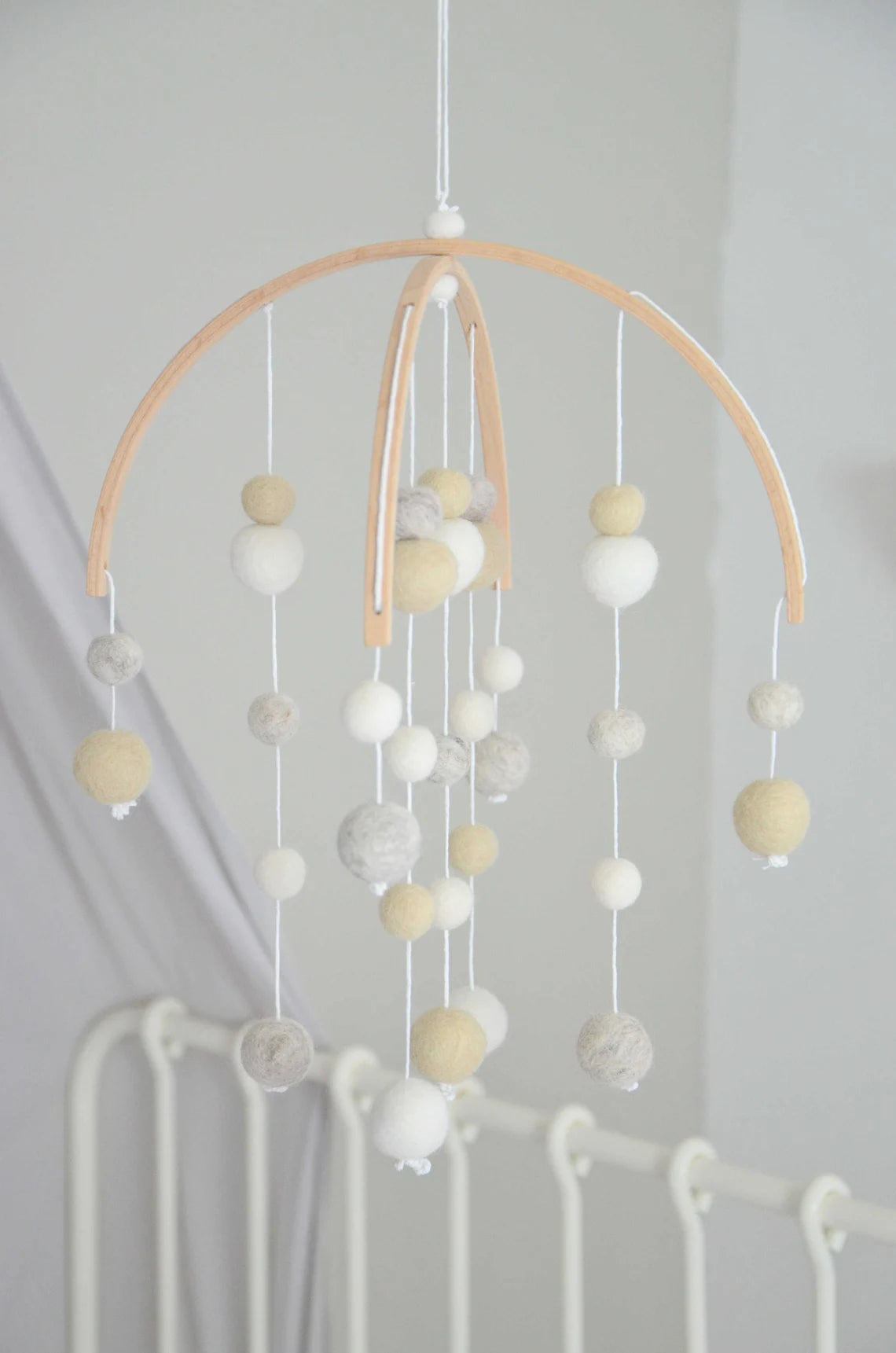 Mobile Montessori - Beige &amp; Blanc