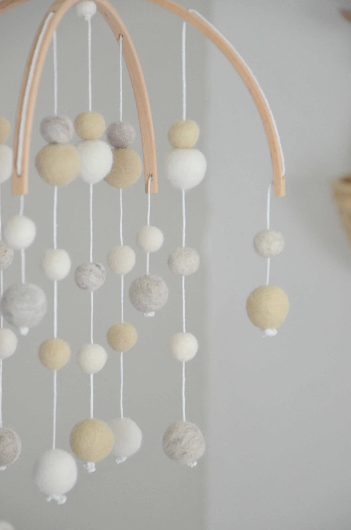 Mobile Montessori - Beige &amp; Blanc