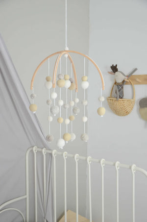 Mobile bébé - Beige & Blanc