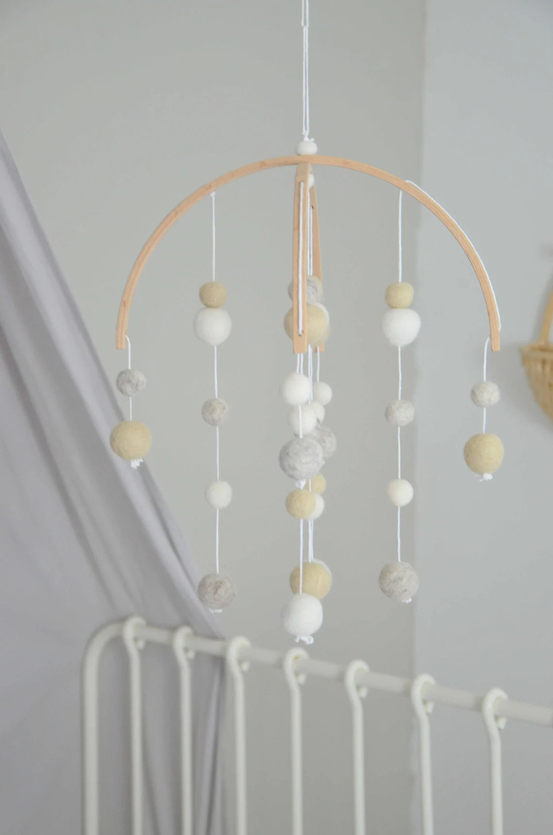 Mobile Montessori - Beige &amp; Blanc