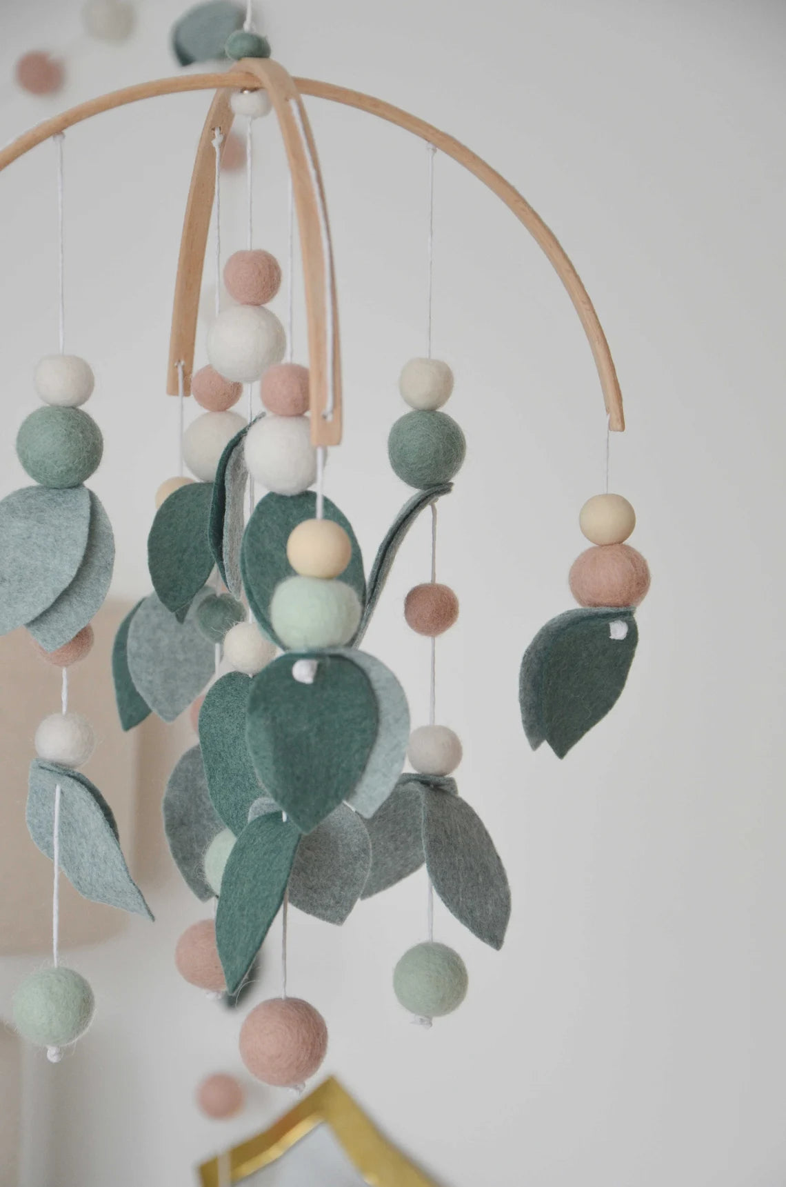Mobile Montessori Vert &amp; Rose