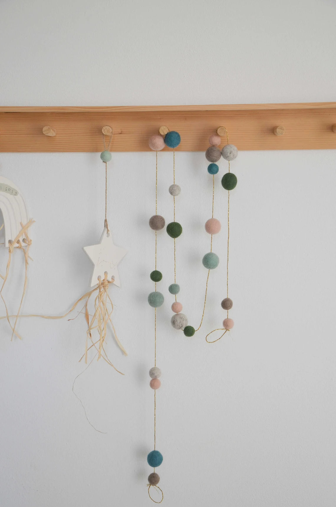Guirlande chambre bébé Vert &amp; rose