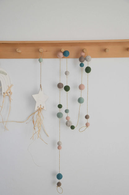 Guirlande chambre bébé Vert &amp; rose