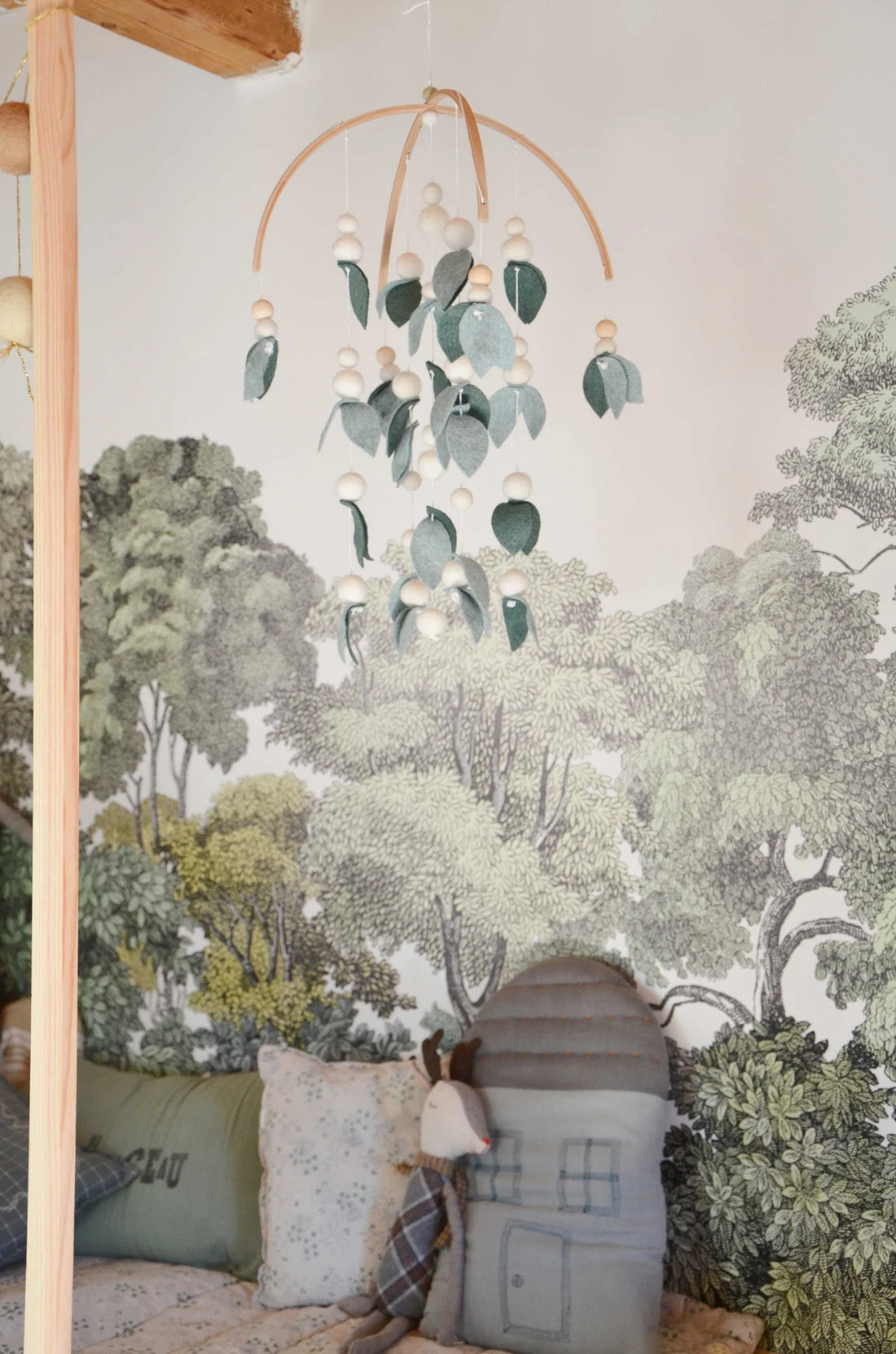 Grand mobile Montessori Vert &amp; blanc