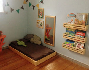 Lettino Montessori in legno